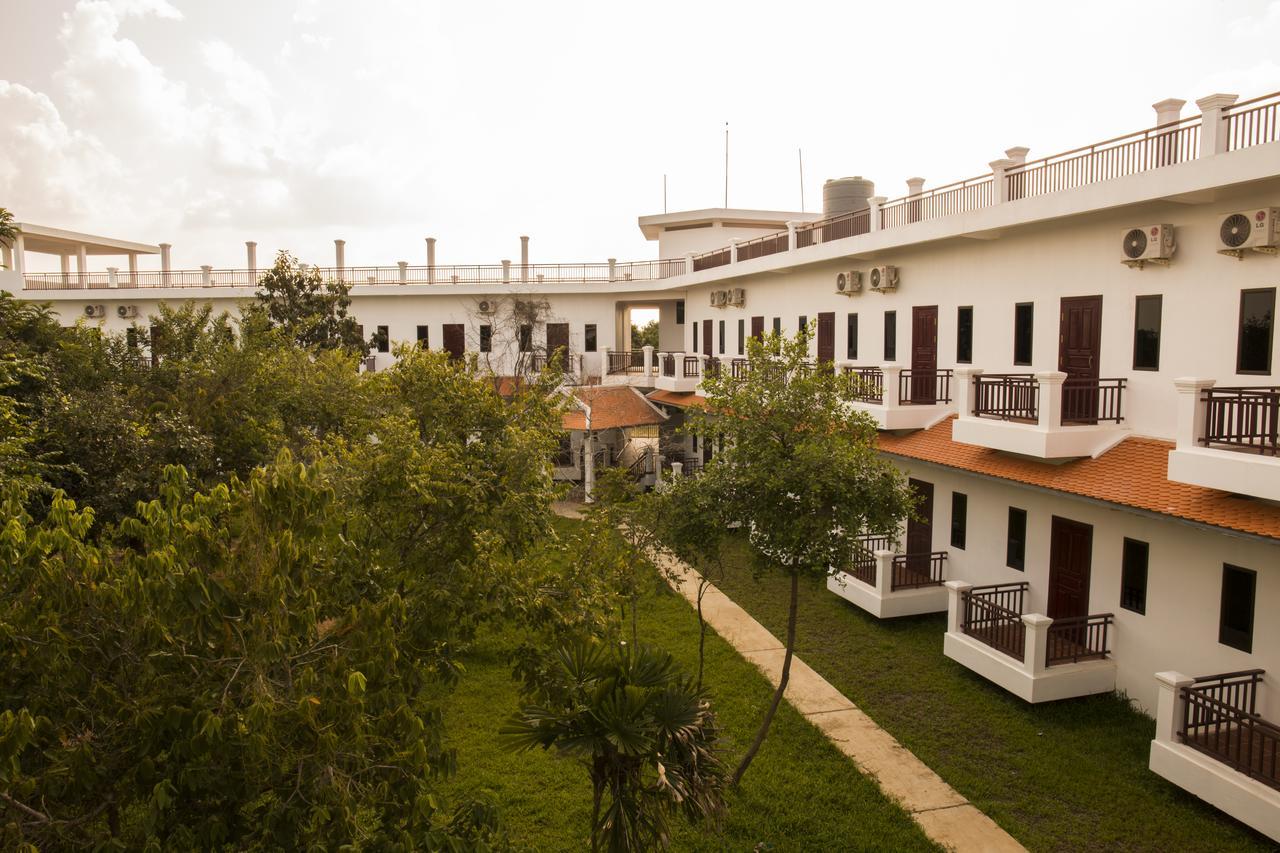 Samrith Hotel Kâmpóng Thum Bagian luar foto